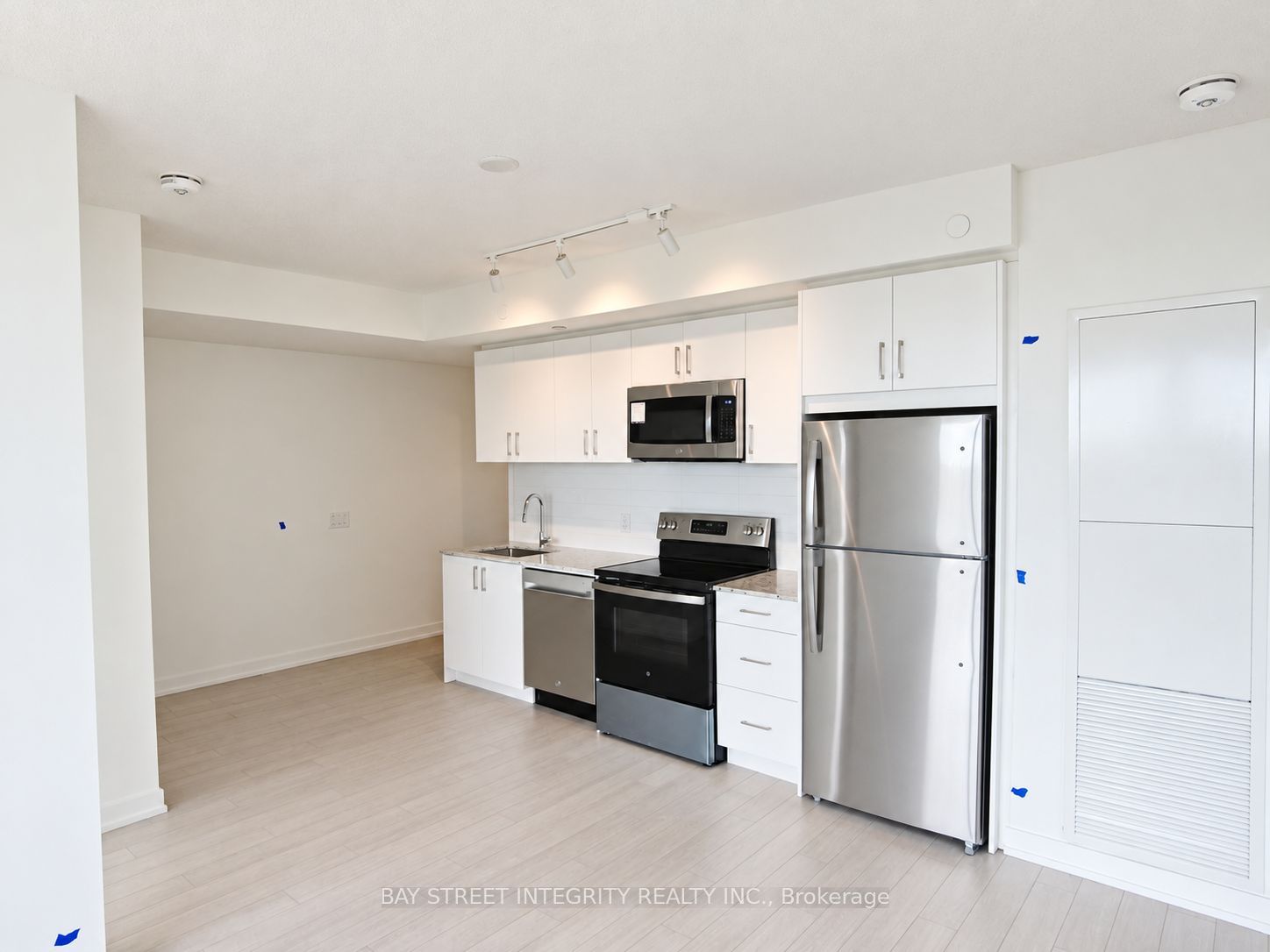 4010 Eglinton Avenue W 1108