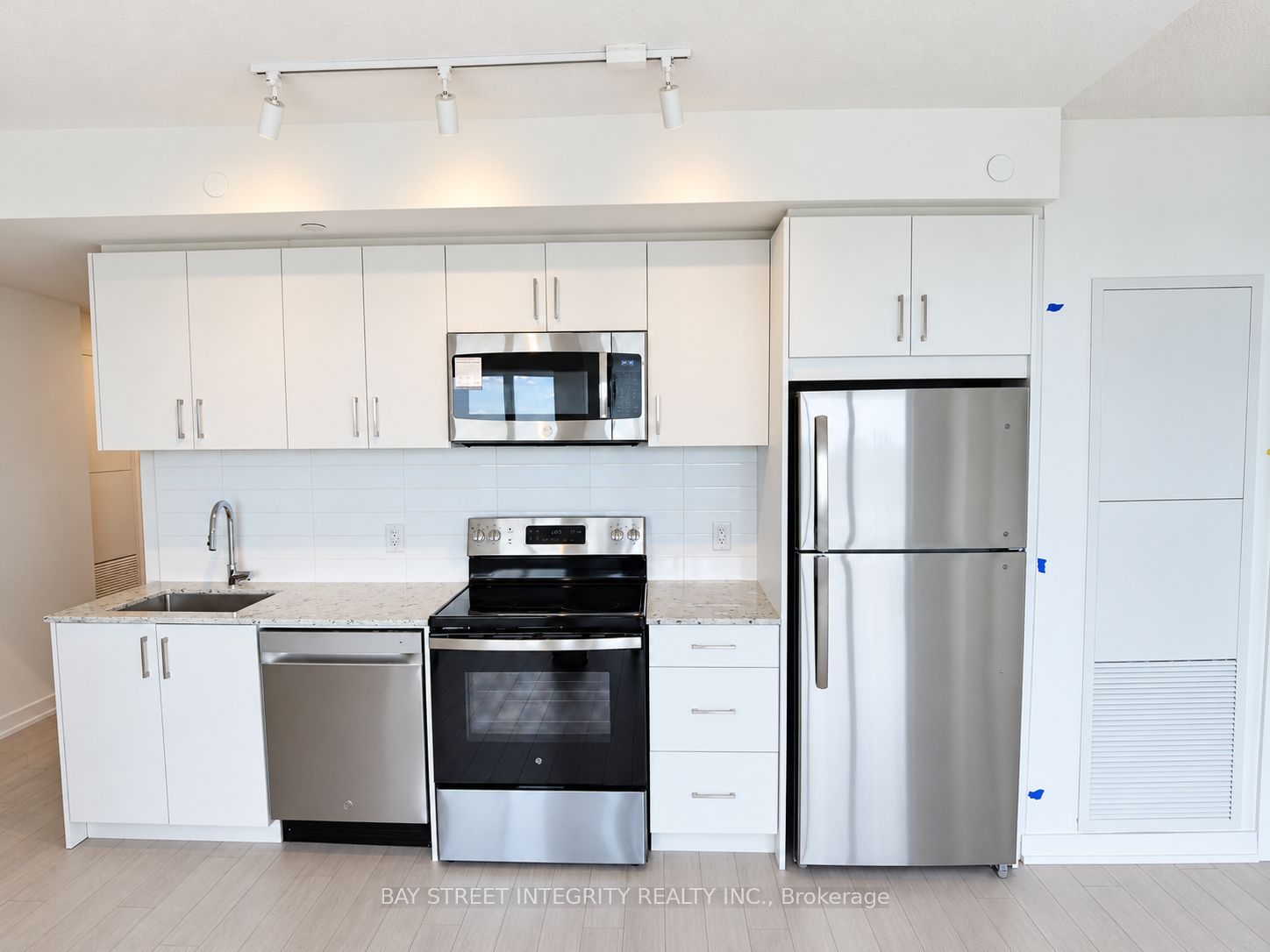 4010 Eglinton Avenue W 1108