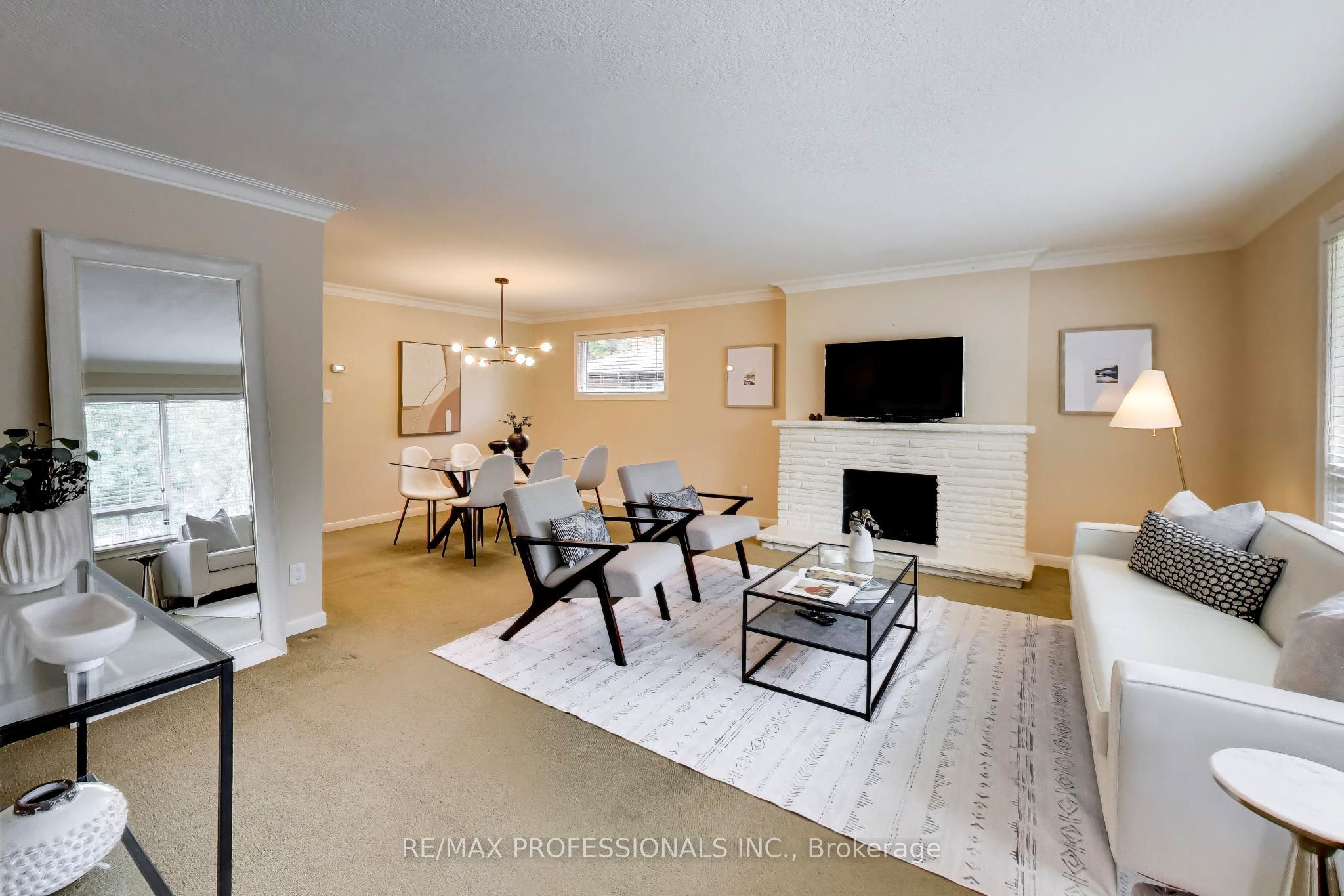 24 Beaverbrook Avenue