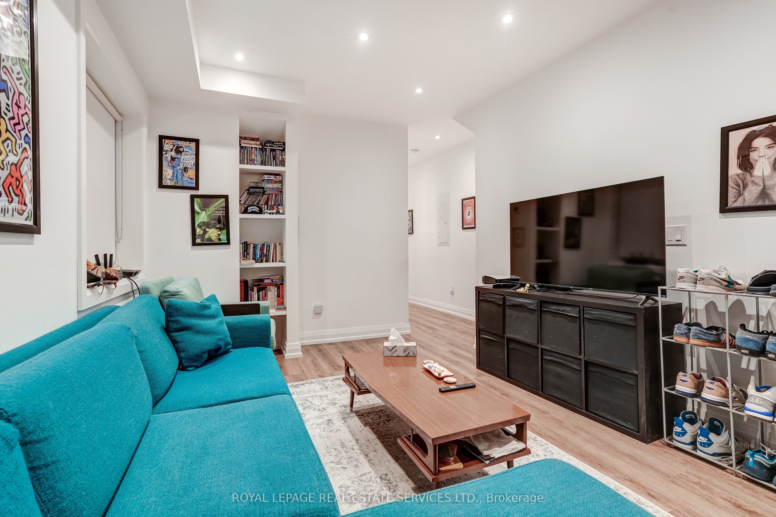 1084 College Street 1