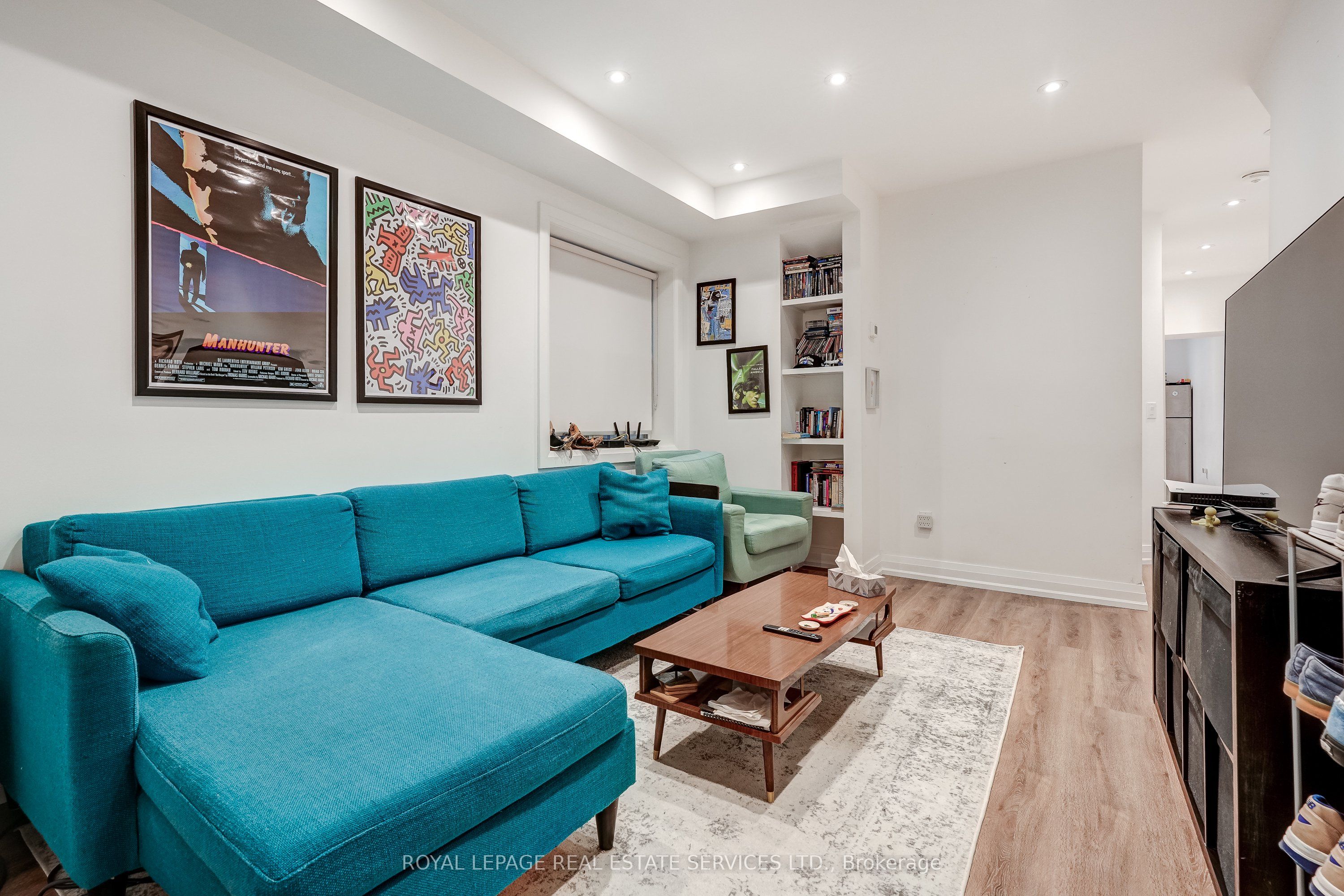 1084 College Street 1