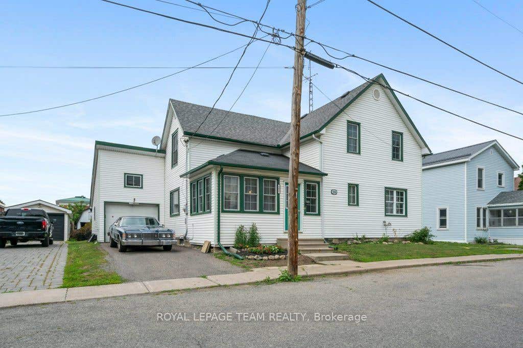 Photo of 506 Victoria Street, North Dundas, ON K0C 2K0 (MLS # X13595444)