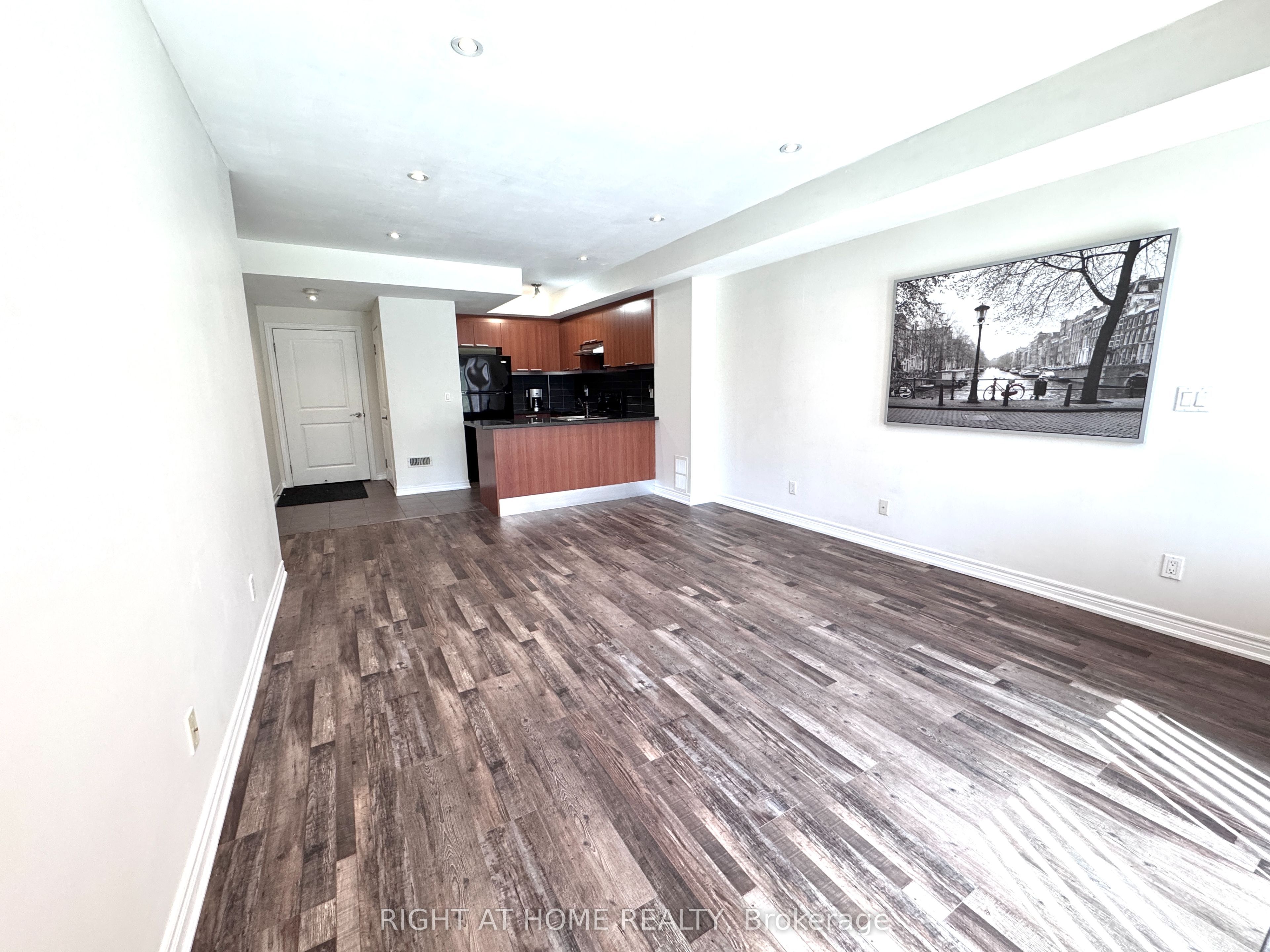 327 Carrville Road S One bedroom Suite