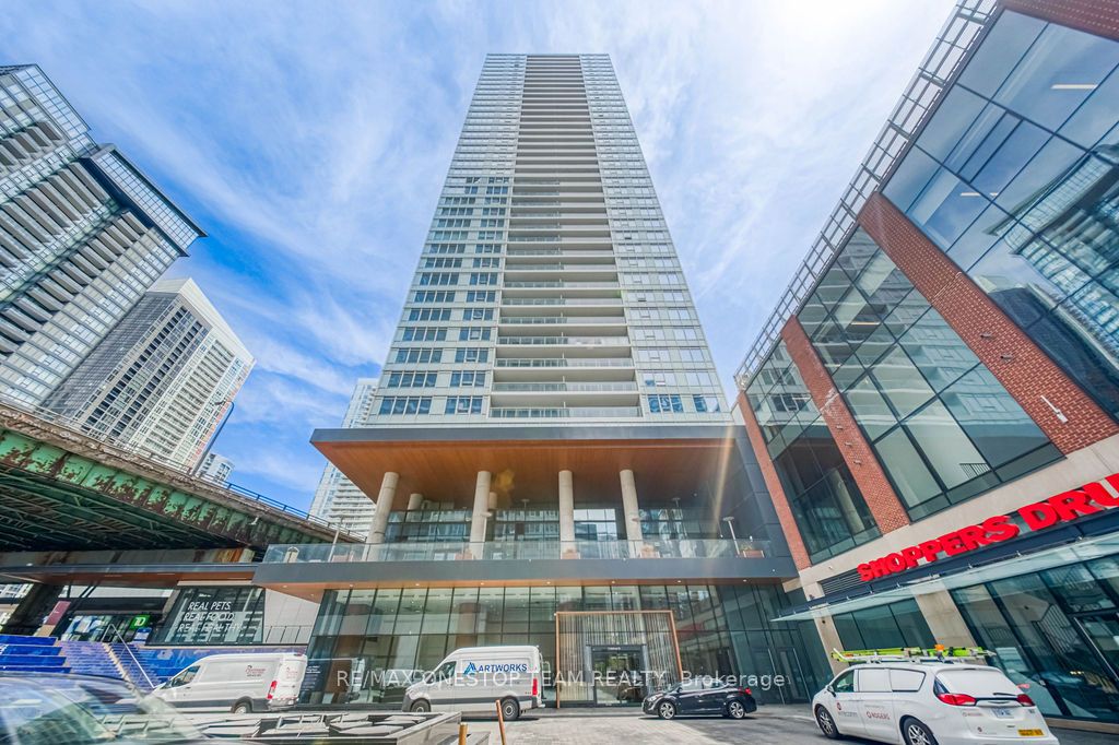17 Bathurst Street 1510