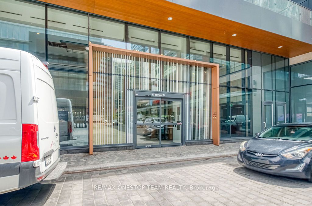 17 Bathurst Street 1510