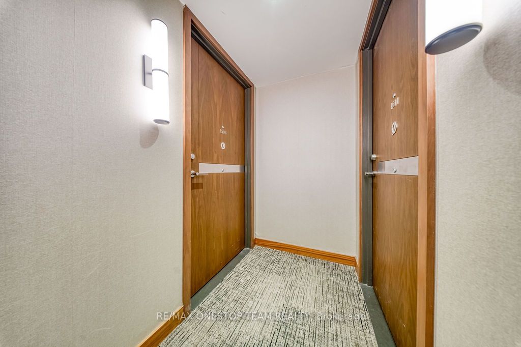 17 Bathurst Street 1510