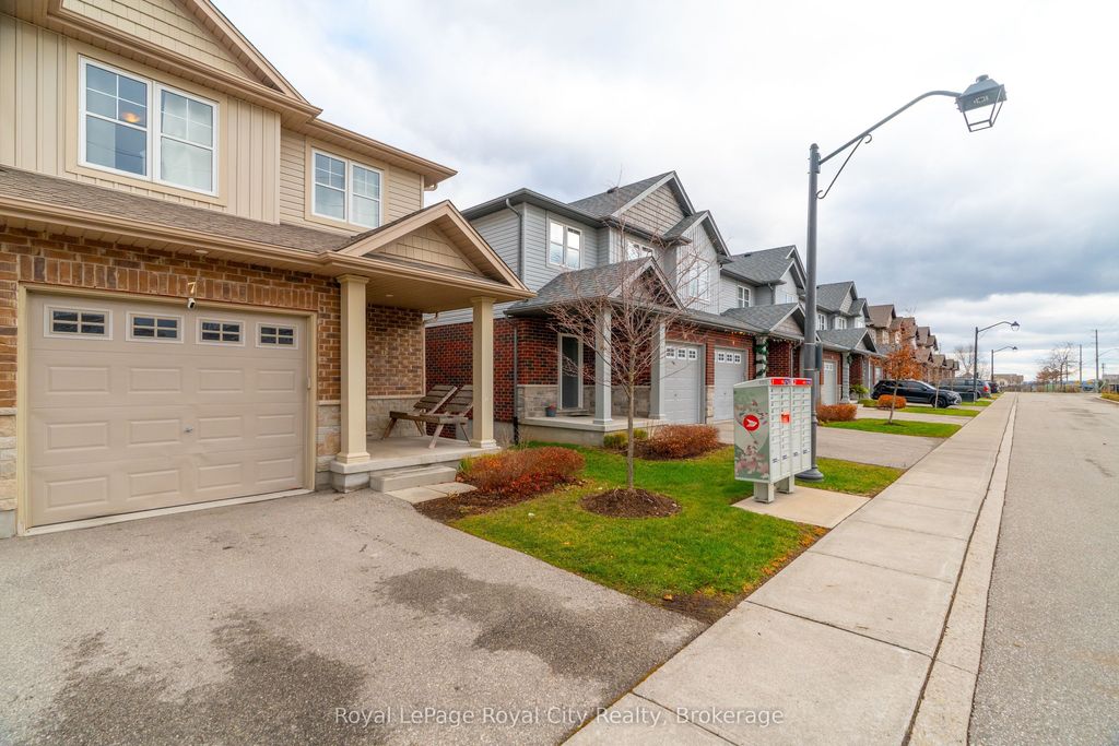 Photo of 269 Watson Parkway N #7, Guelph, ON N1E 0R3 (MLS # X12715336)