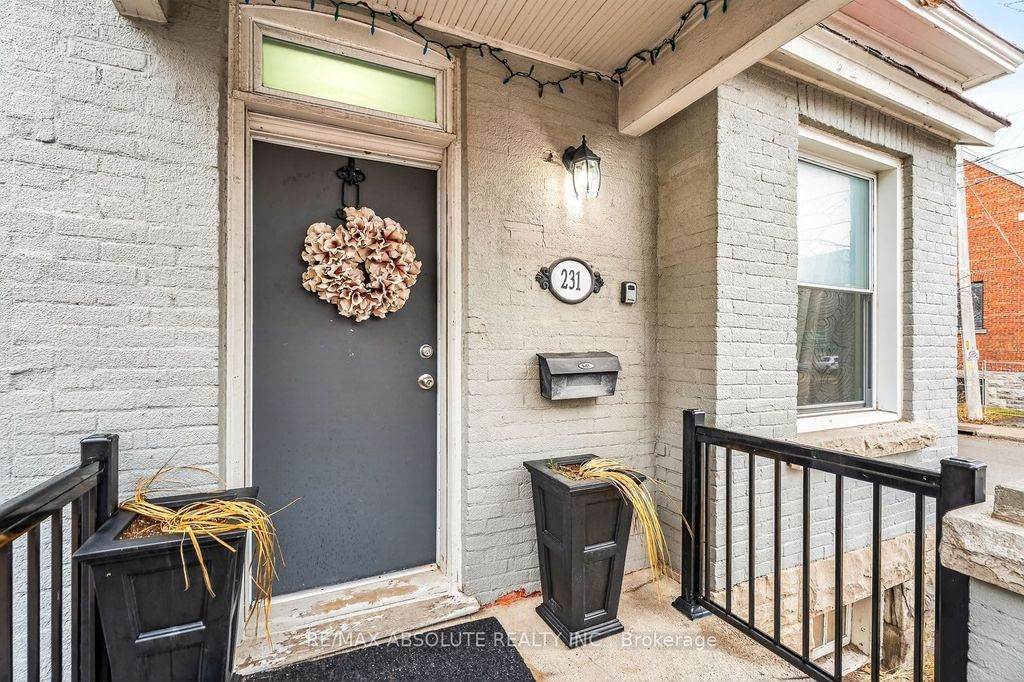 Photo of 231 Bell Street N, West Centre Town, ON K1R 7E1 (MLS # X12962104)