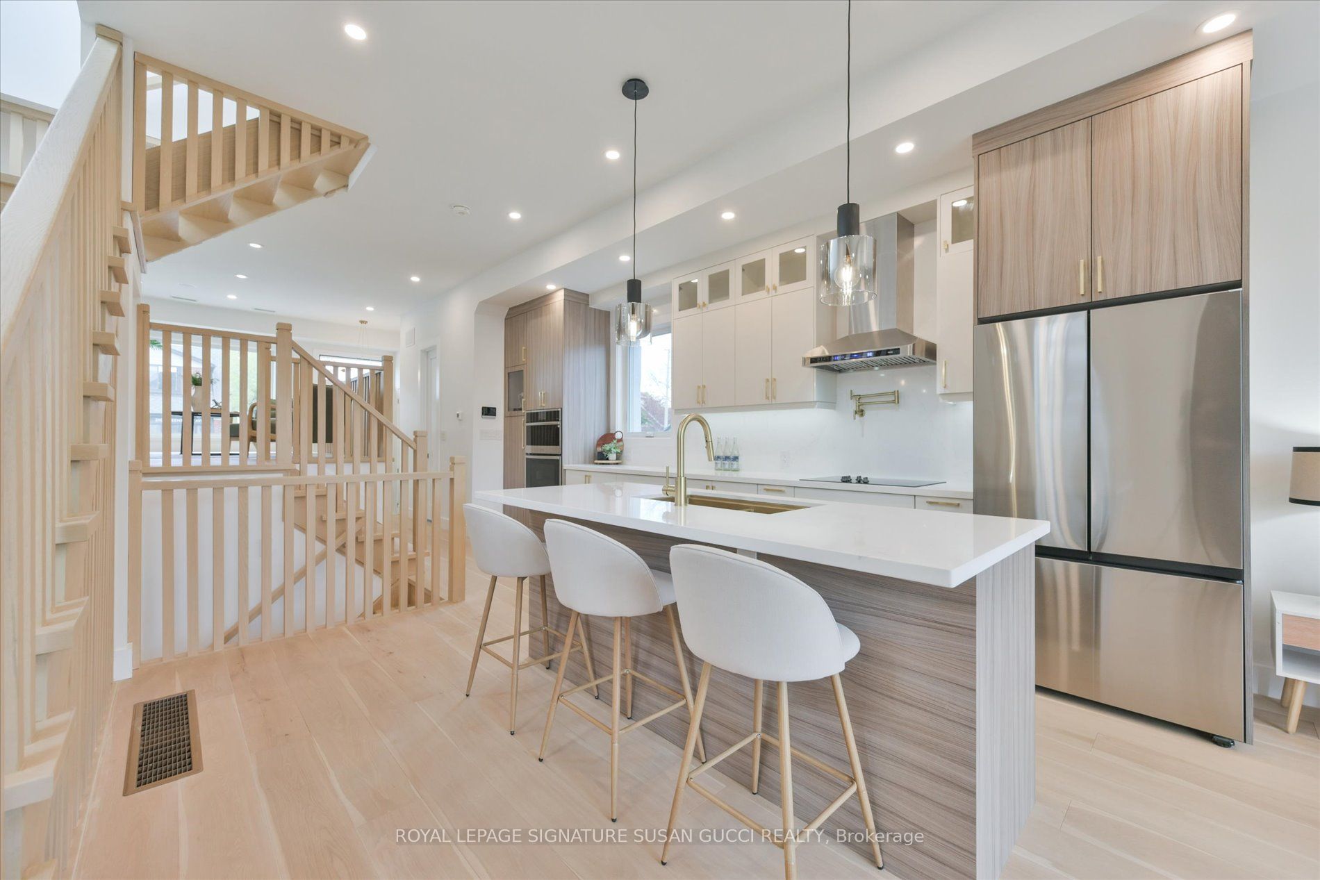 223 Queensdale Avenue