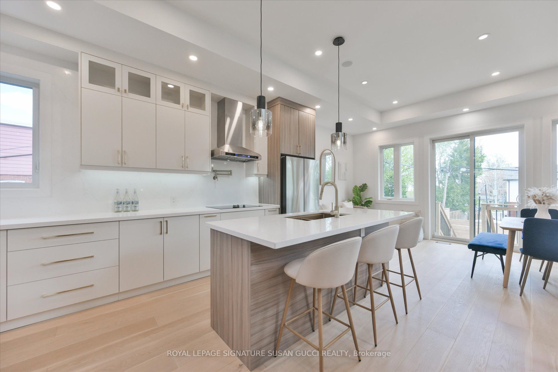 223 Queensdale Avenue
