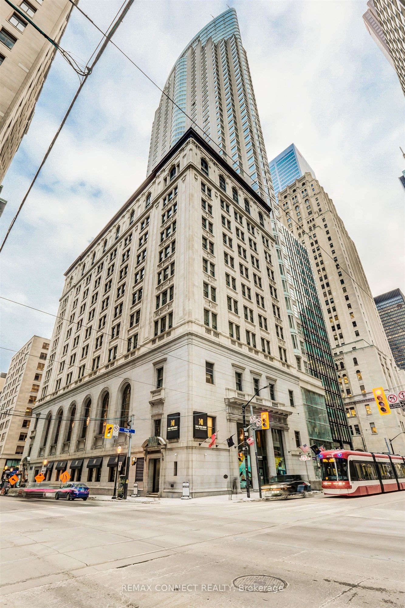 1 King Street W 1702