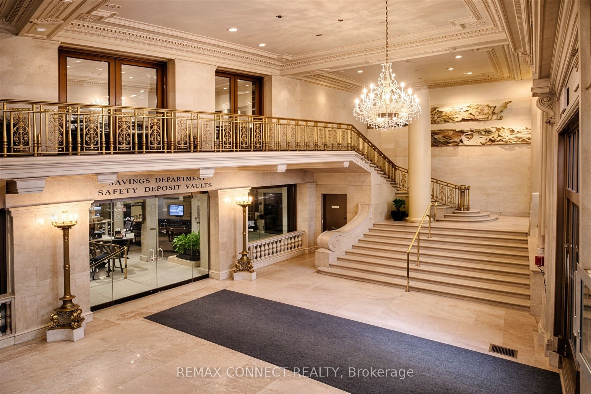 1 King Street W 1702