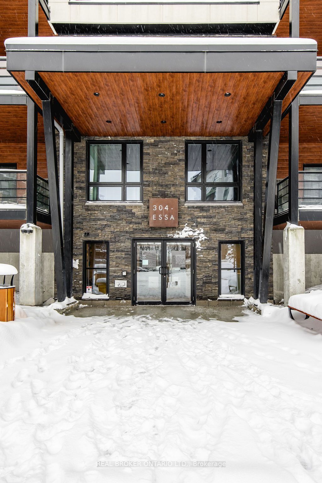 Photo of 304 ESSA Road #609, Barrie, ON L9J 0H4 (MLS # S12675414)