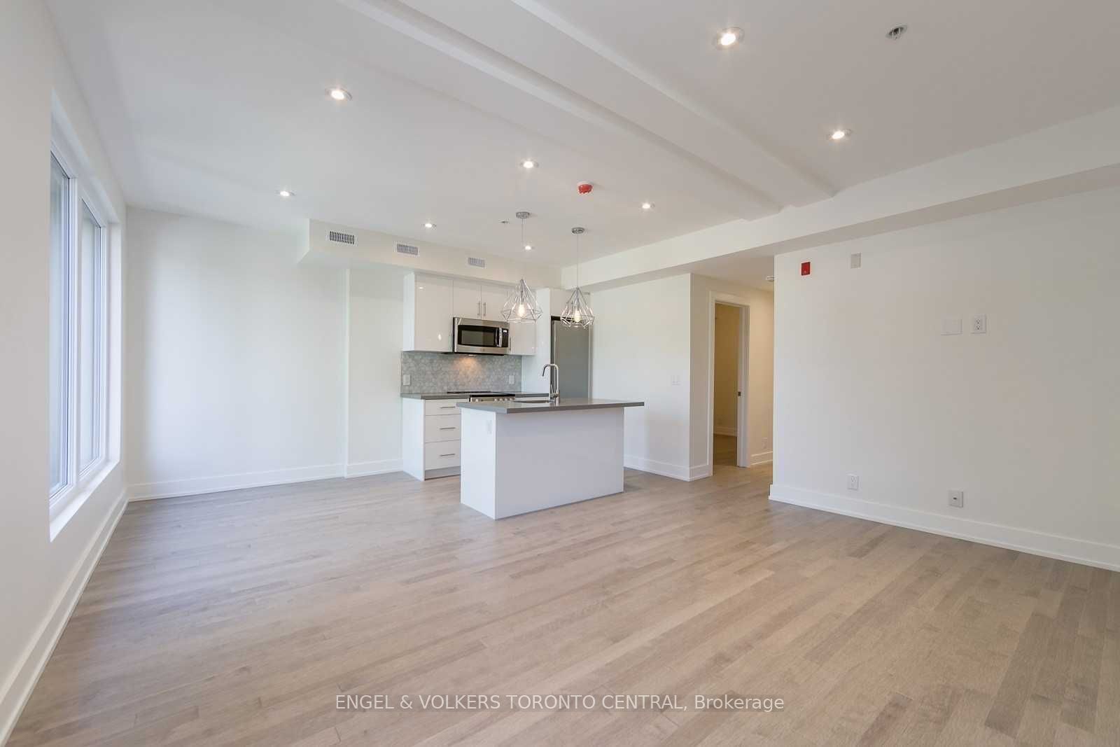 1555 Bloor Street W 1
