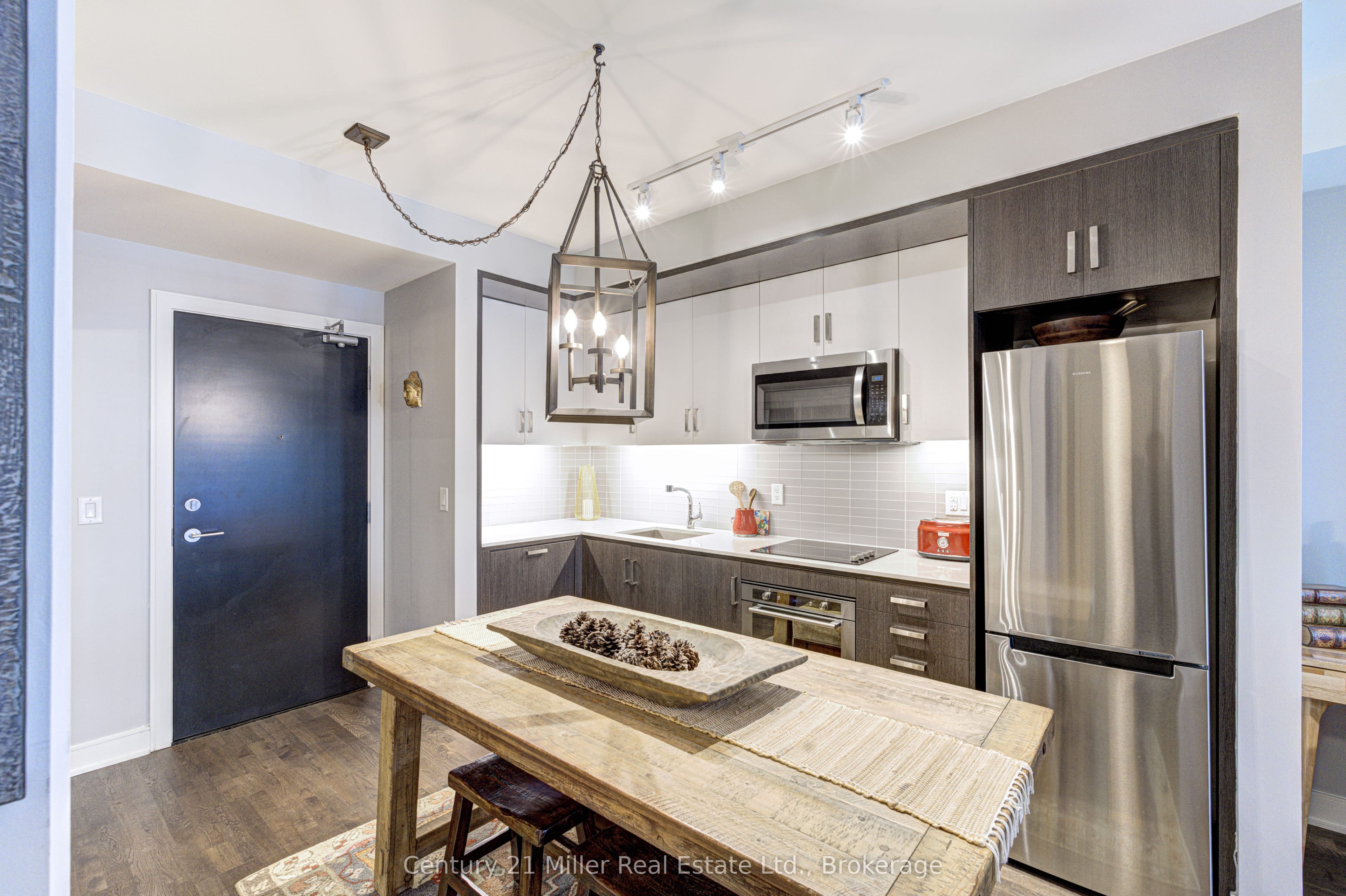 1575 Lakeshore Road W 263