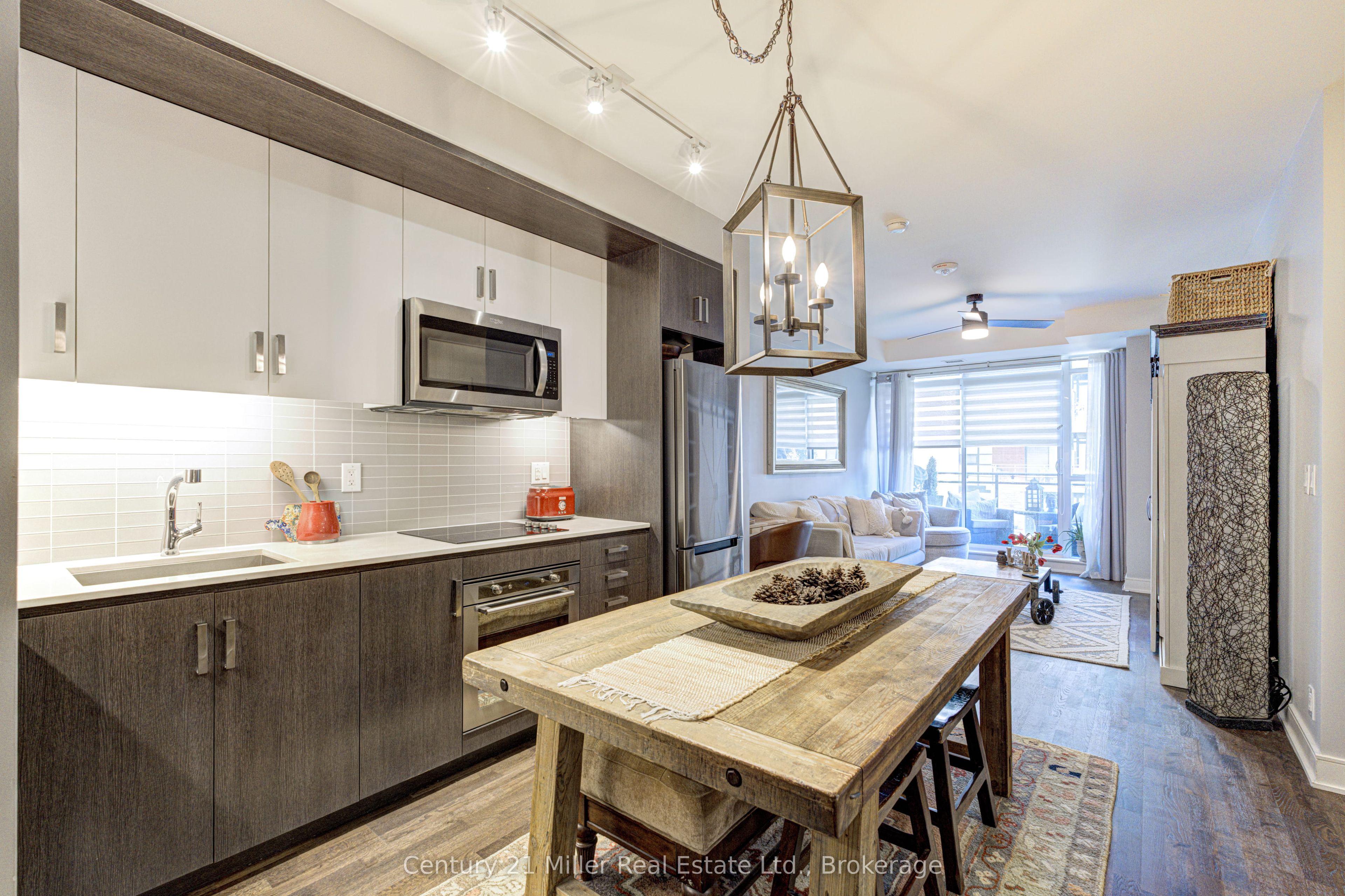 1575 Lakeshore Road W 263