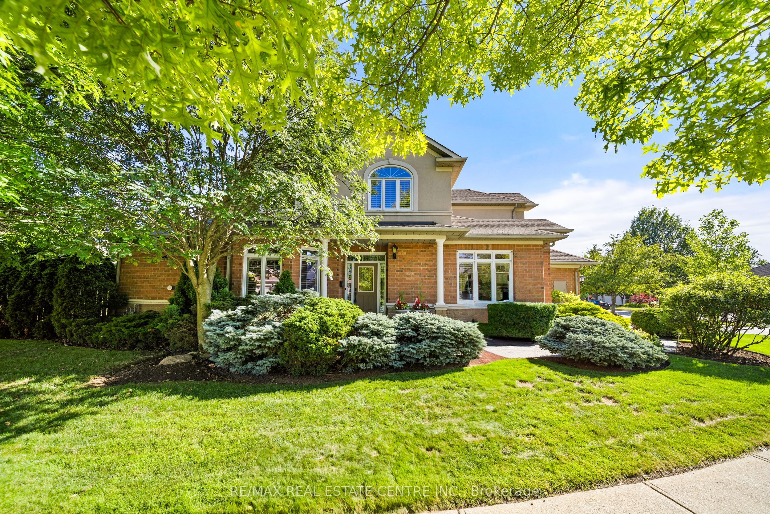 4165 Stonebridge Crescent