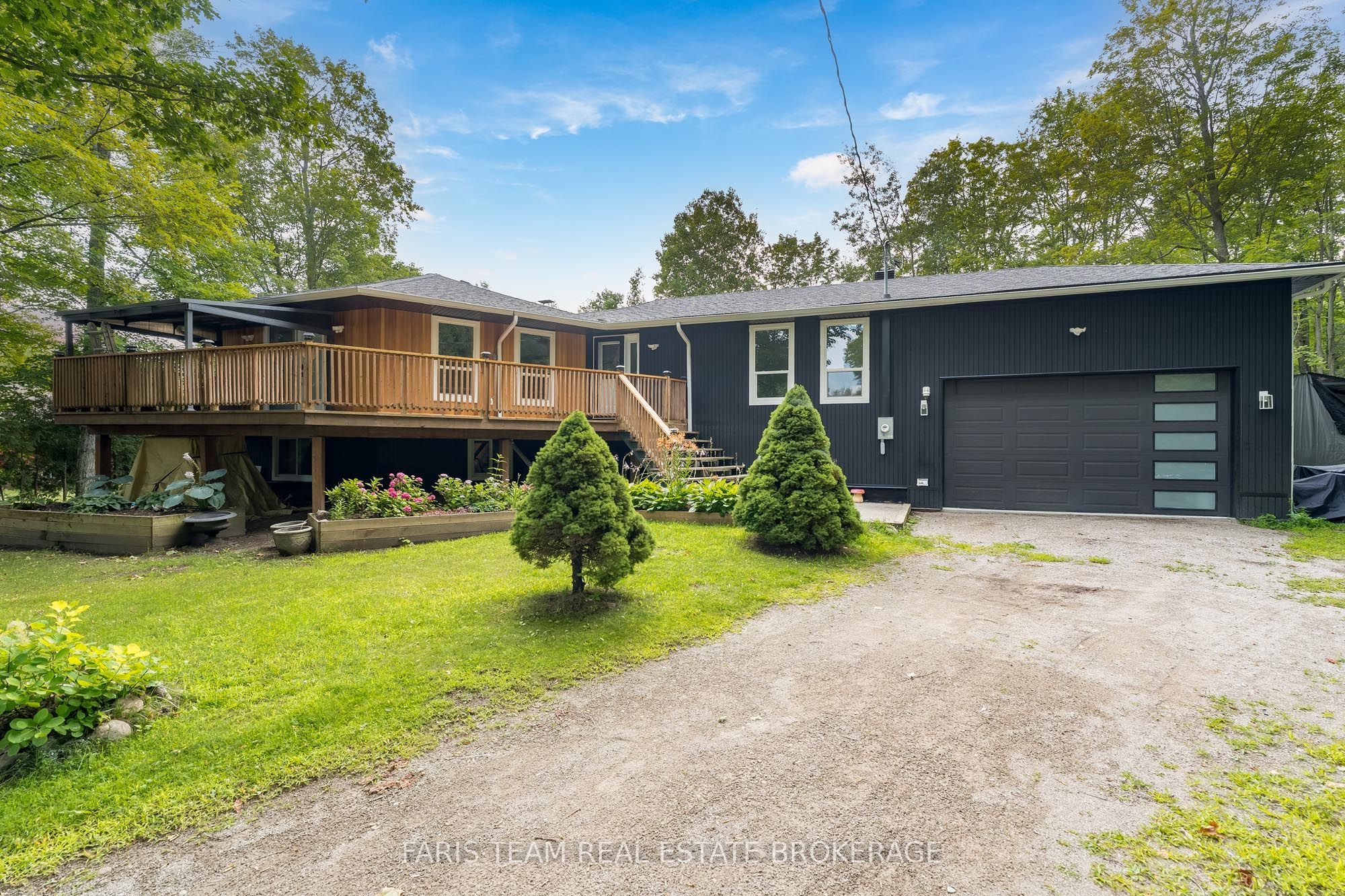 8 Joliet Crescent