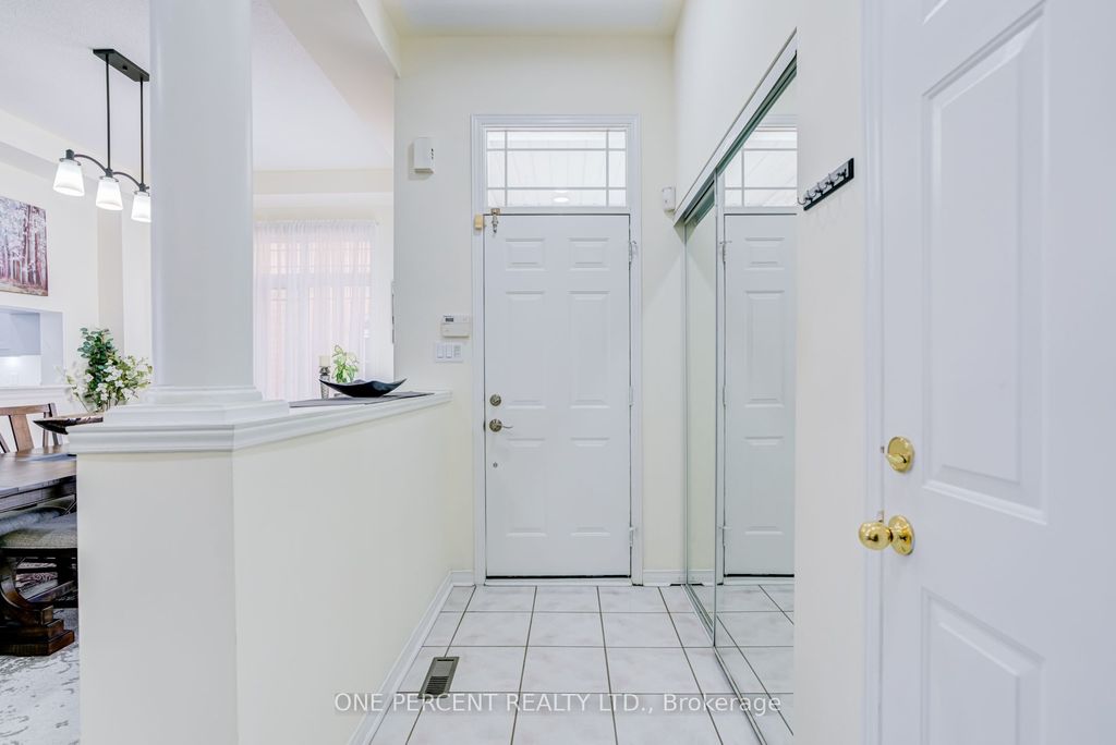 Photo of 4 Copperstone Crescent, Richmond Hill, ON L4S 2C4 (MLS # N12994194)