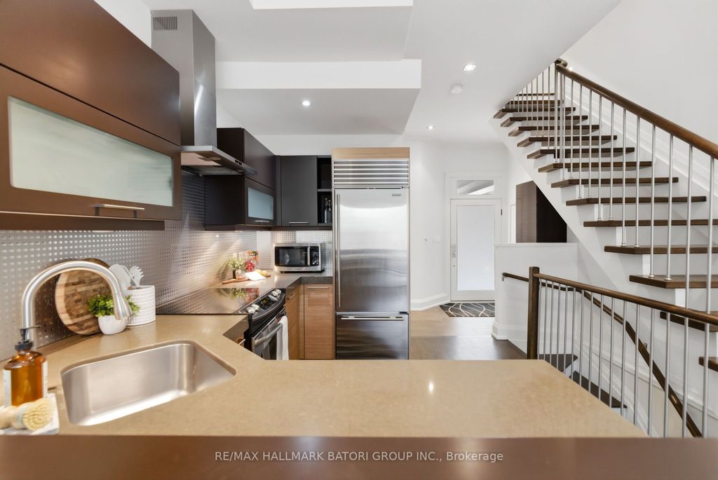 Photo of 24A Oxton Avenue, Toronto, ON M5P 1L9 (MLS # C13079154)