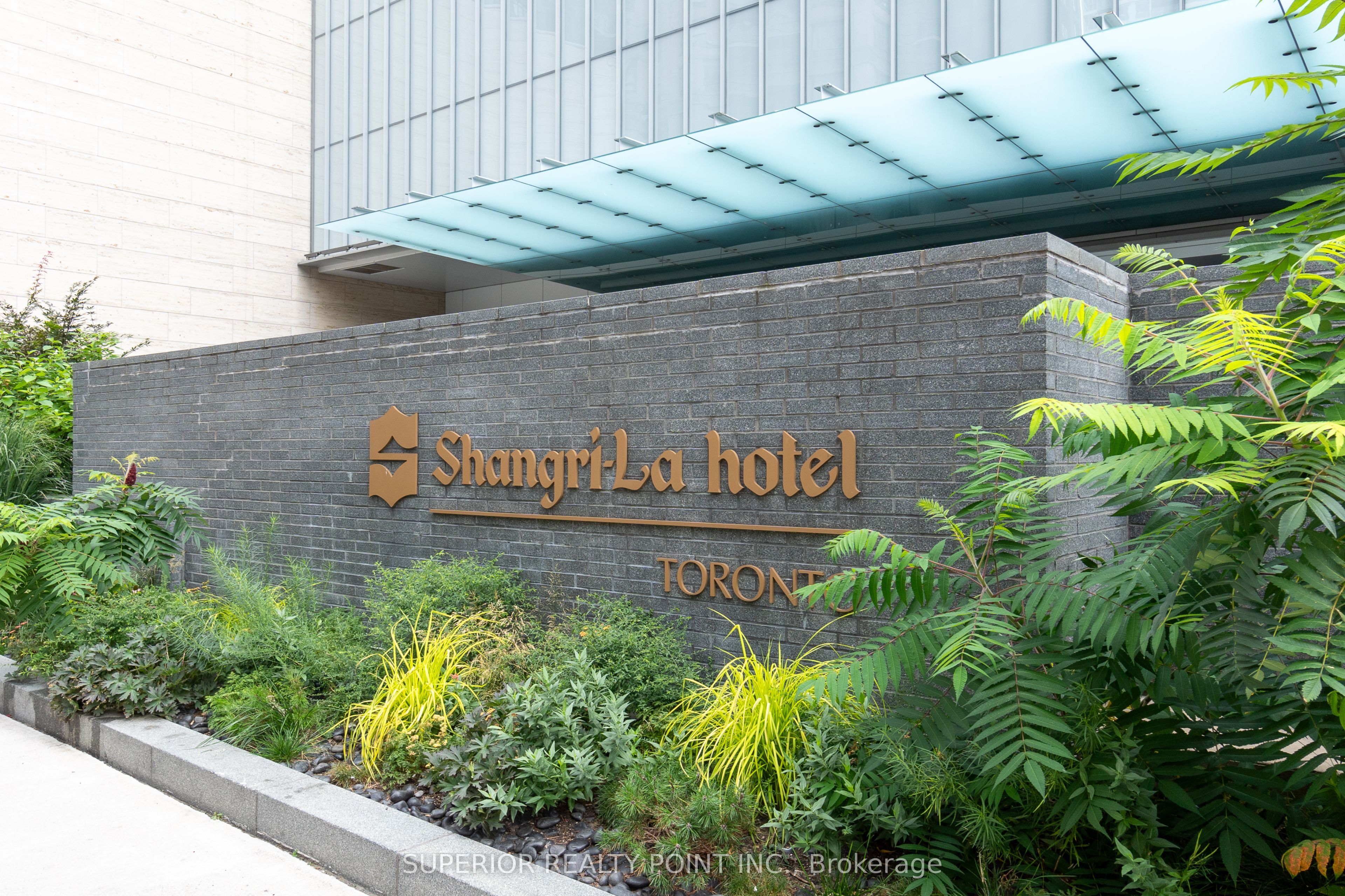 180 University Avenue 4408