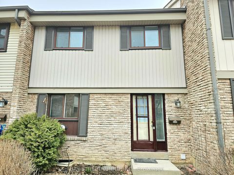 2779 Gananoque Drive 4 Mississauga ON L5N 2E4