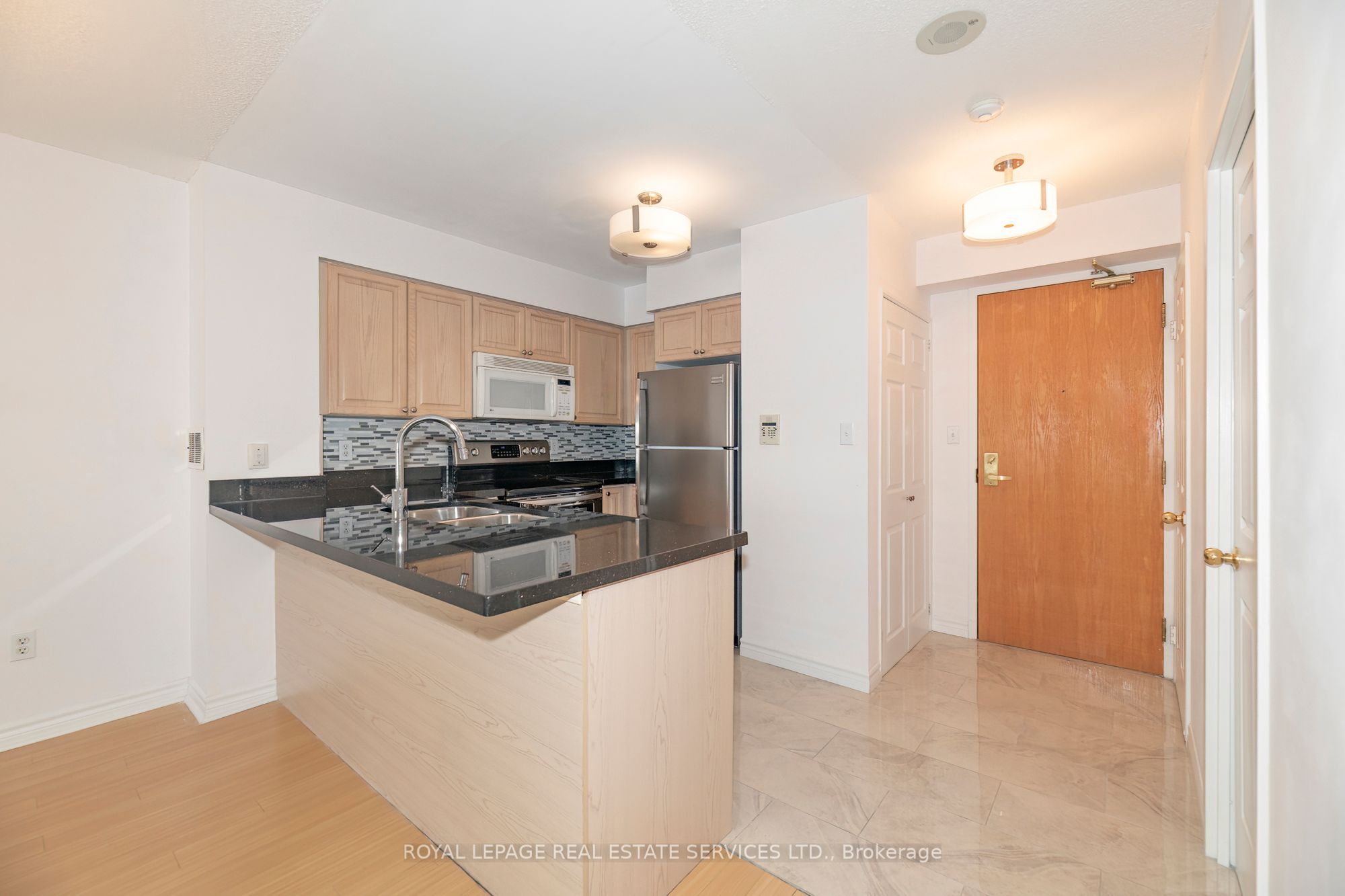 195 Merton Street 212