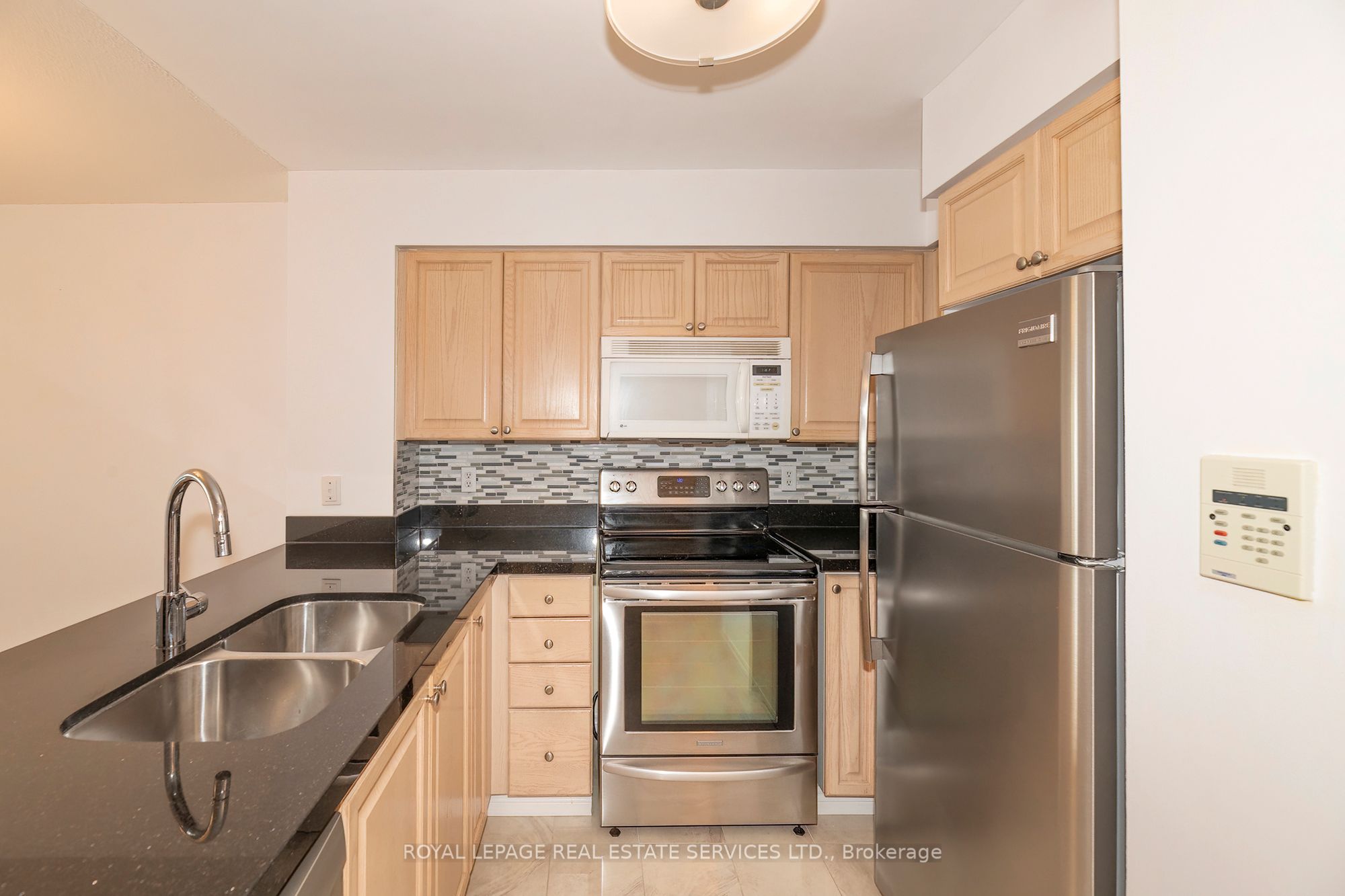 195 Merton Street 212