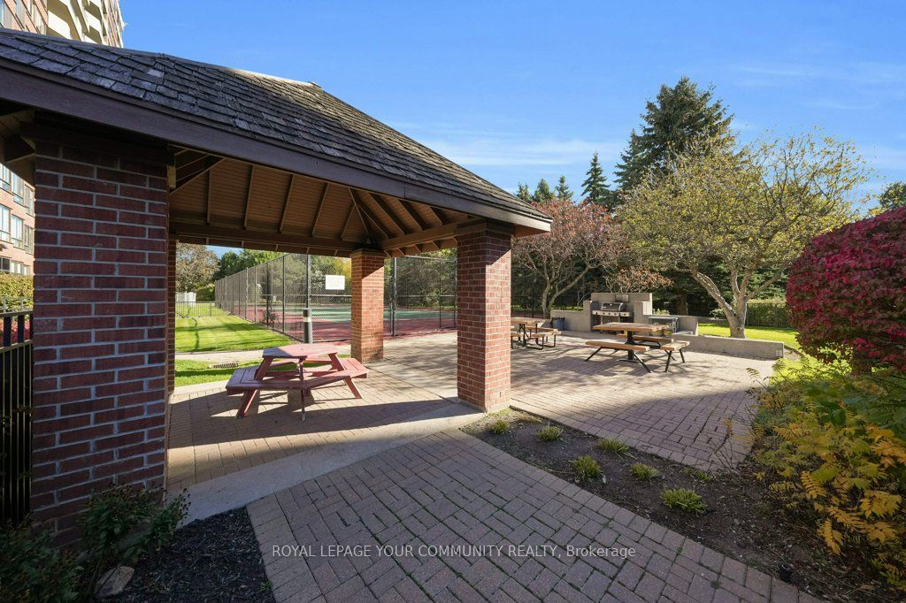 33 Weldrick Road E 1407