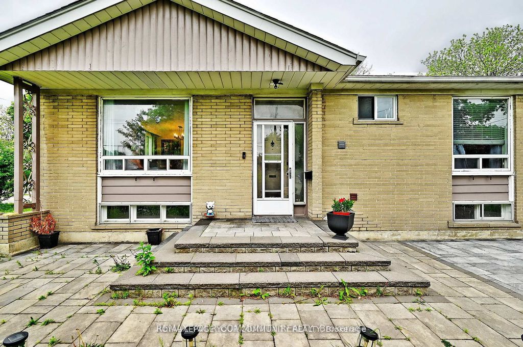 Photo of 39 Penworth Road, Toronto, ON M1R 4P6 (MLS # E12725704)