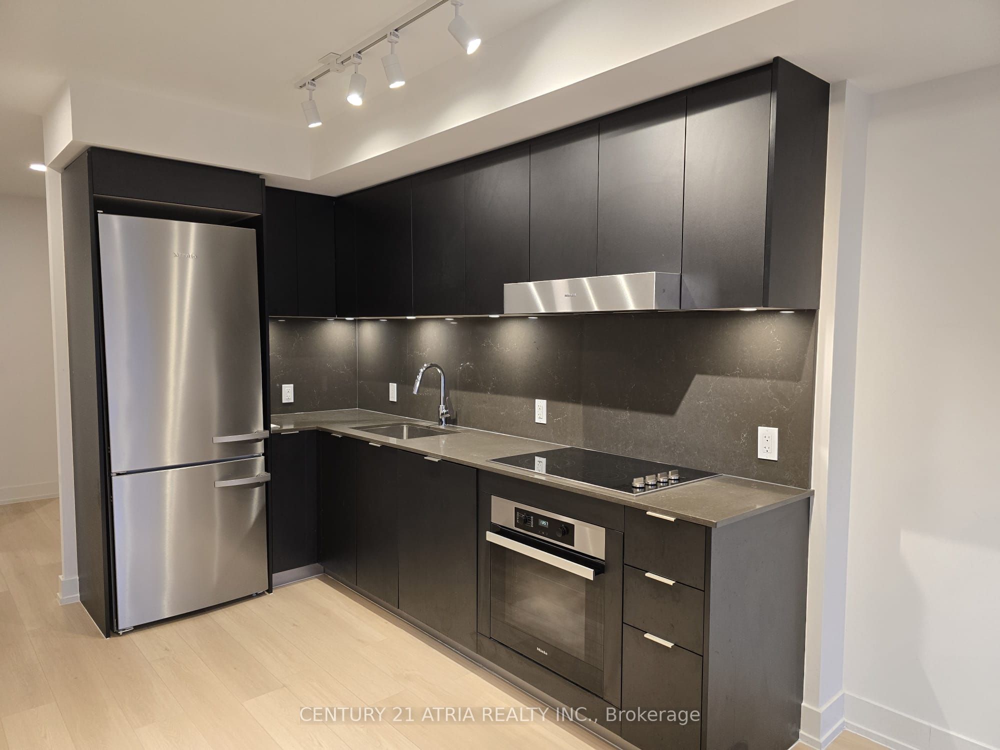 8 Cedarland Drive 523