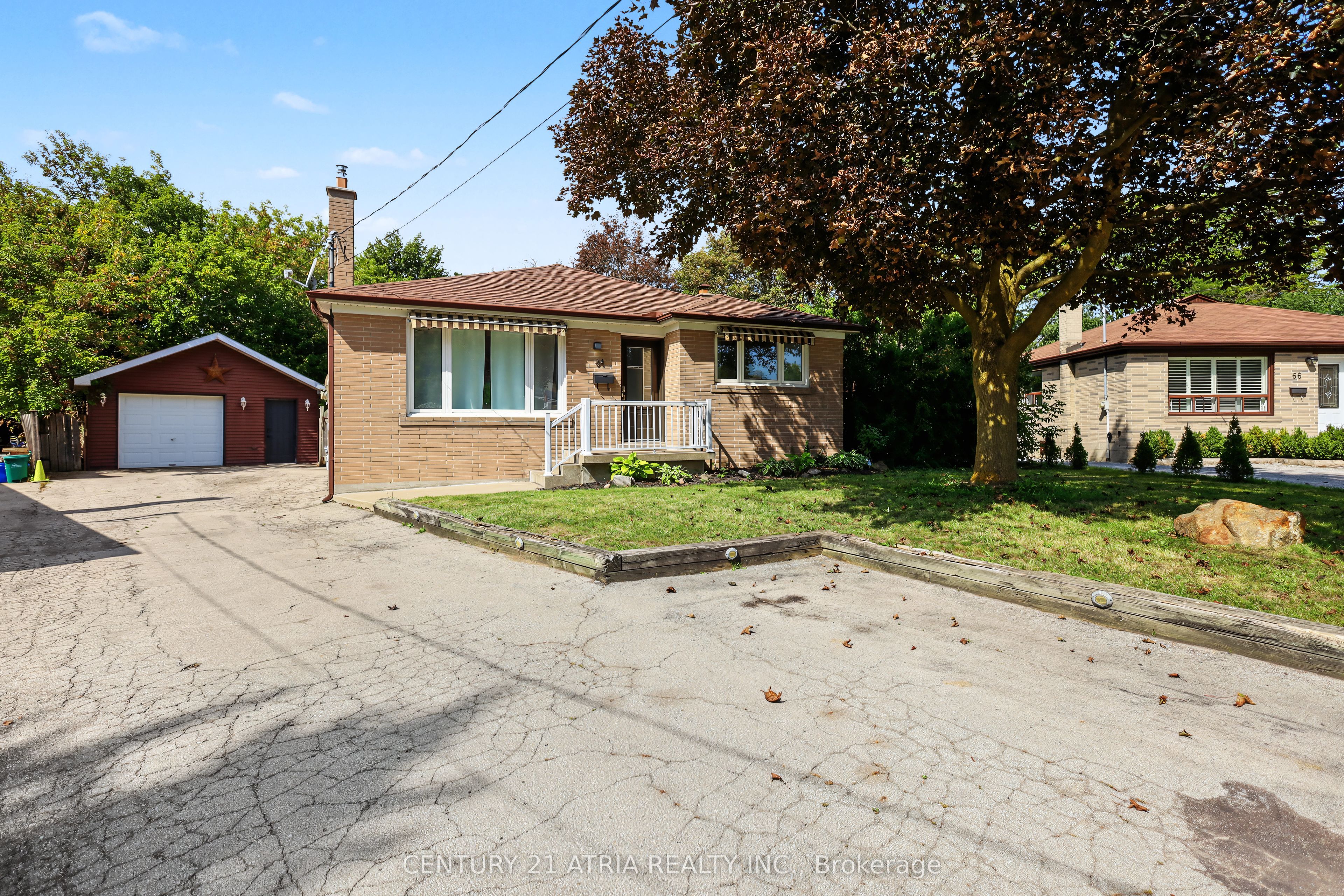 64 Cartier Crescent