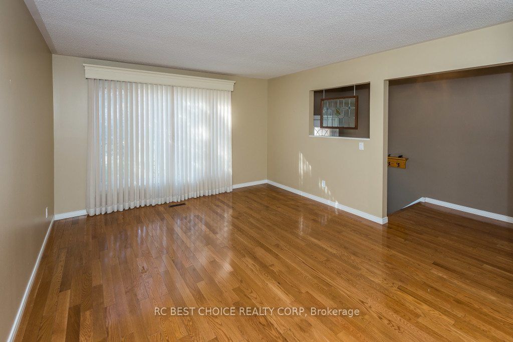 11 Emily Carr Street
