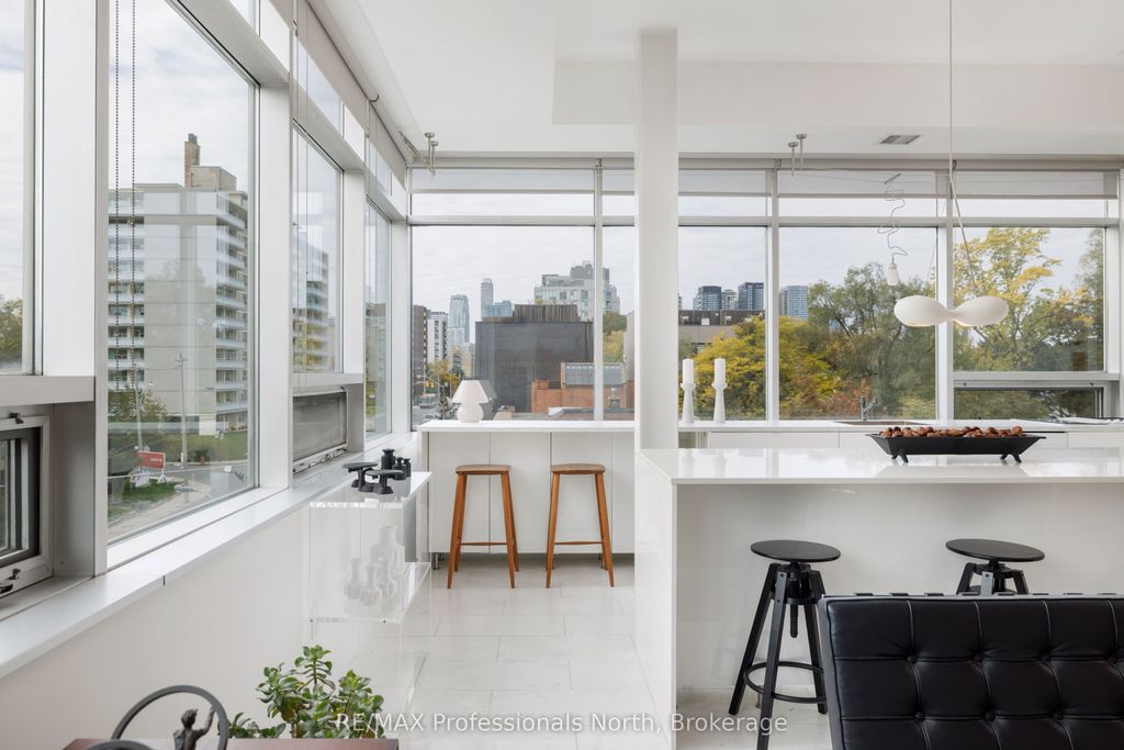 Photo of 562 Eglinton Avenue E #404, Toronto, ON M4P 1P1 (MLS # C12467106)