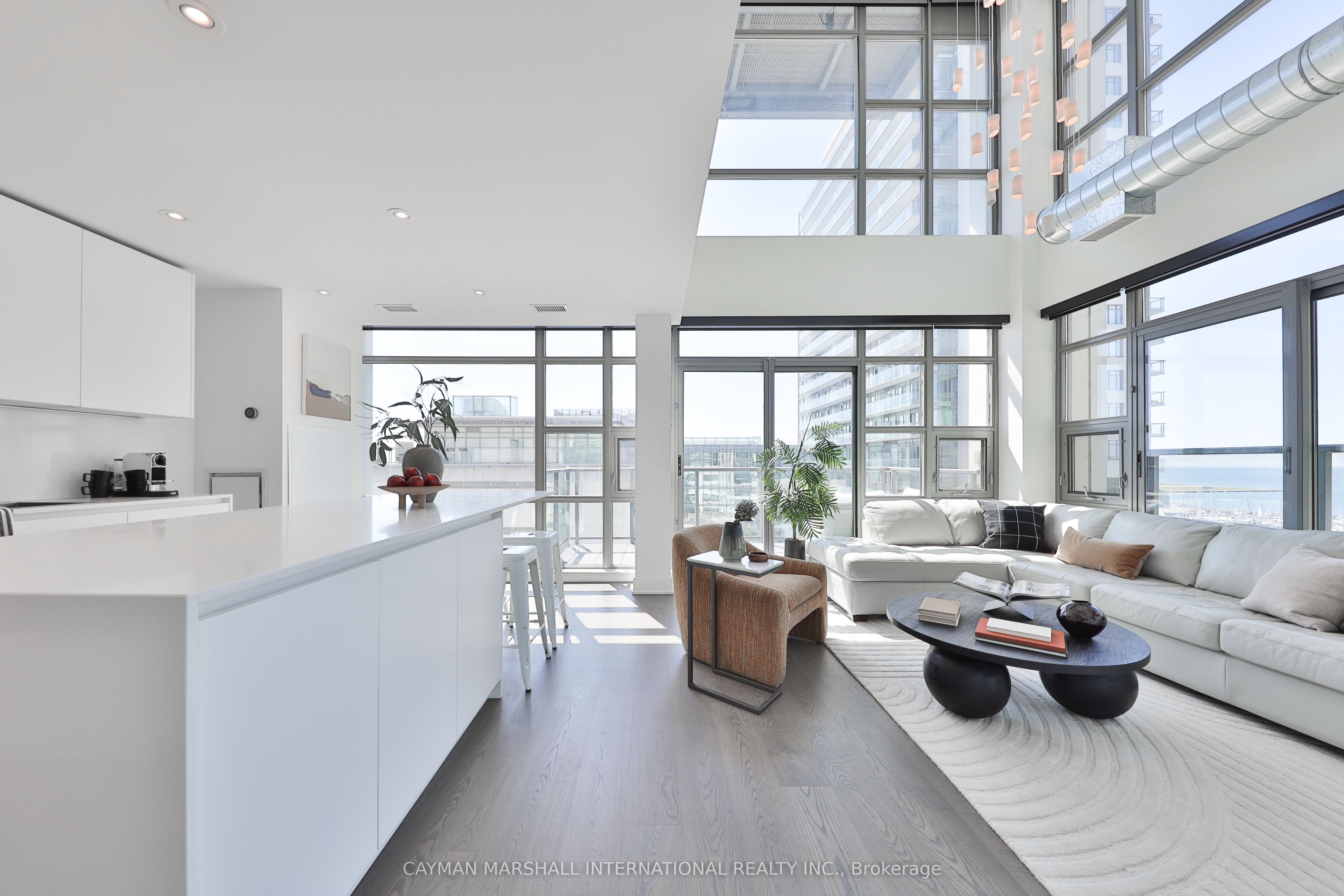637 Lake Shore Boulevard W 627