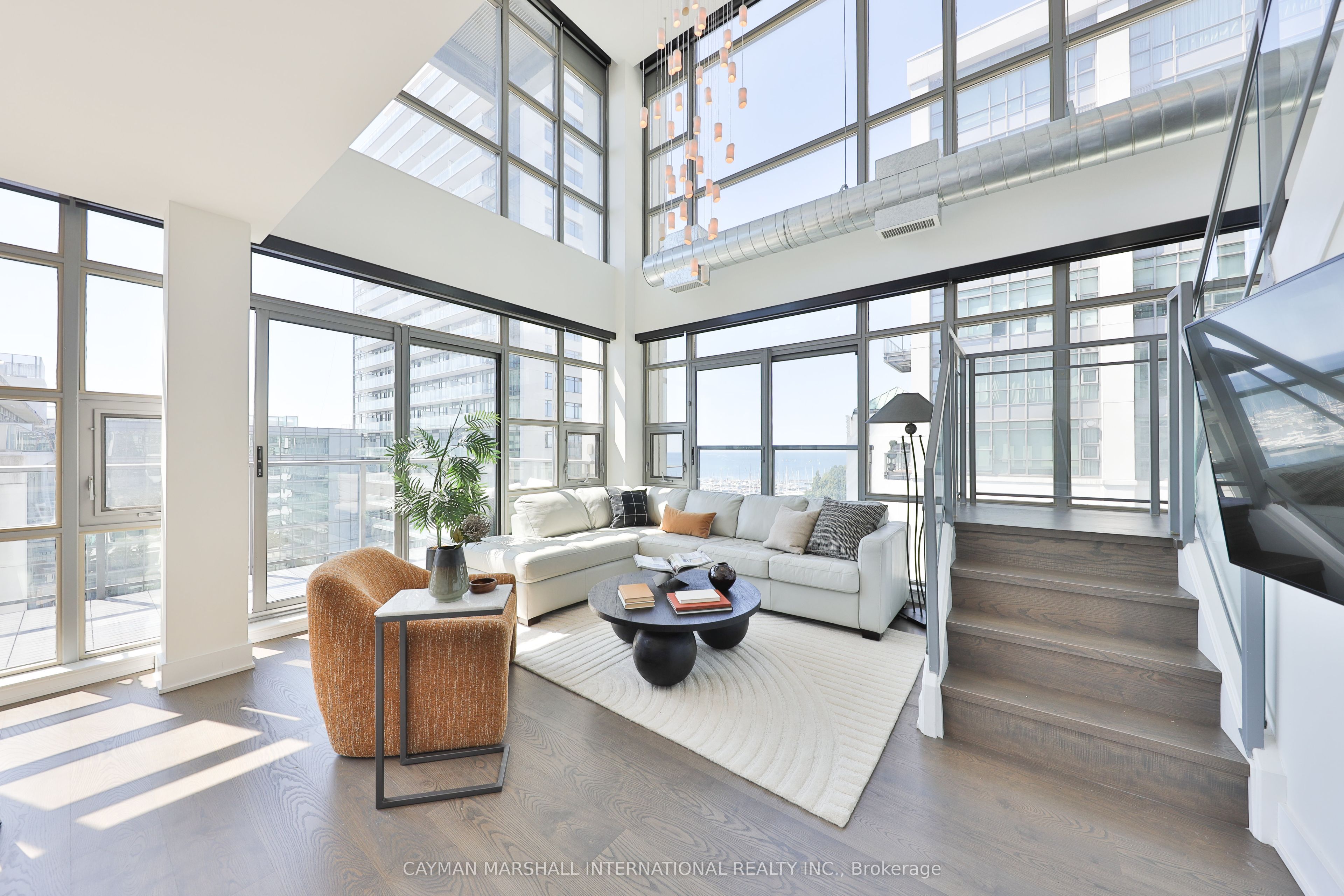 637 Lake Shore Boulevard W 627