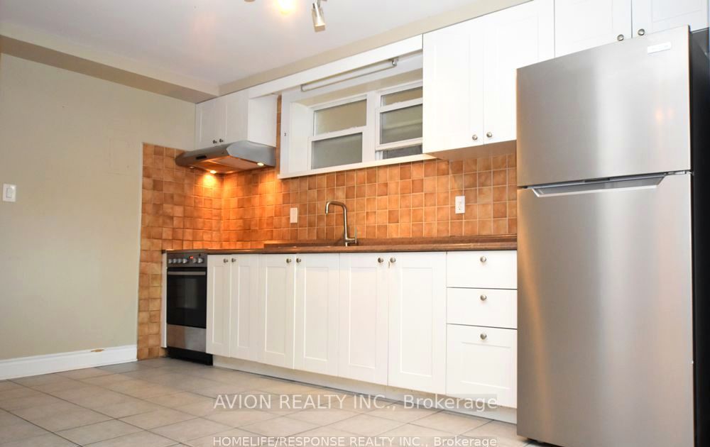 42 EMERALD Crescent 1