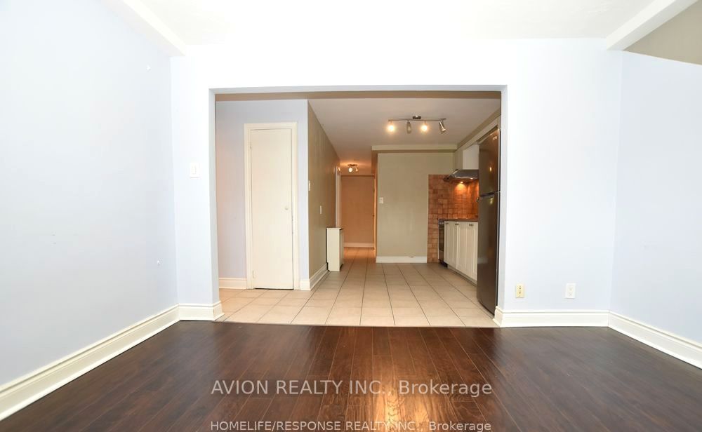 42 EMERALD Crescent 1