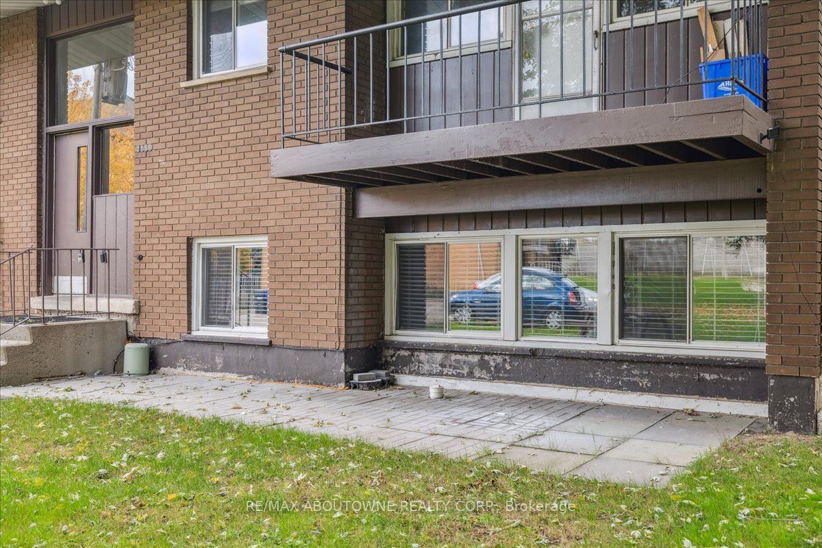 2350 Queensway Drive 1