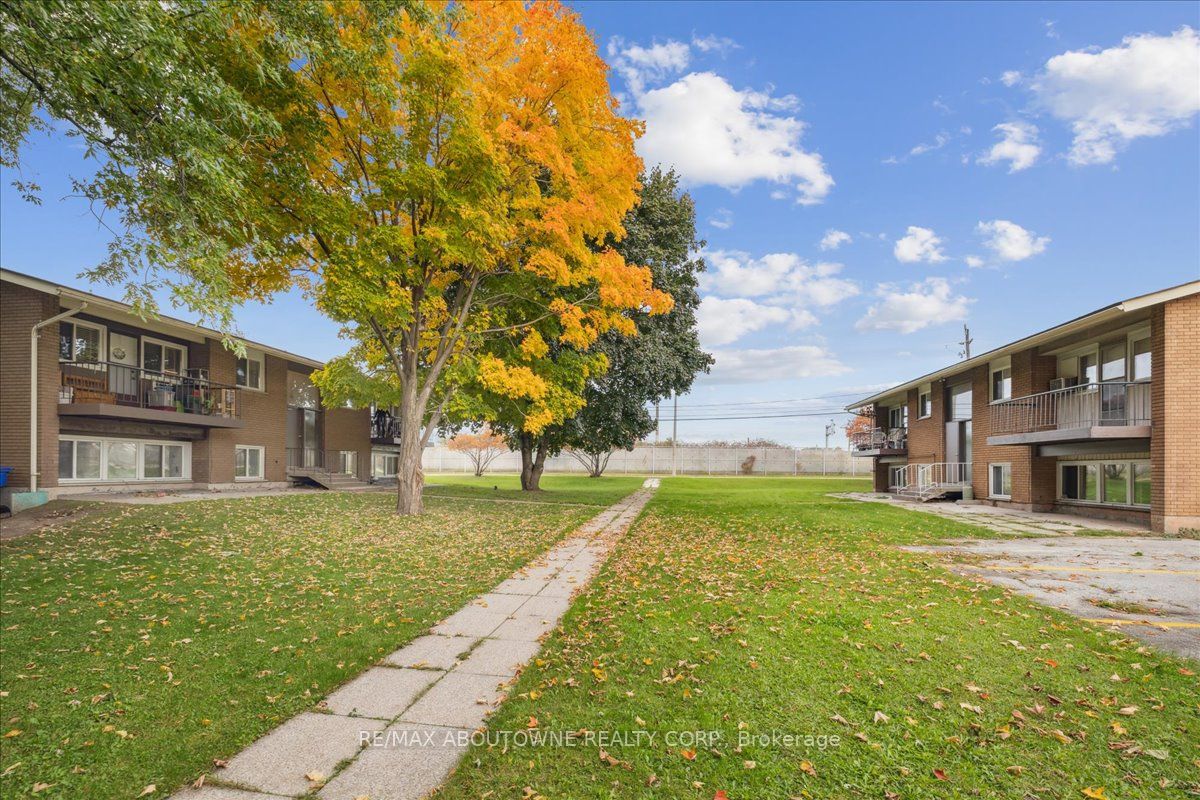 2350 Queensway Drive 1