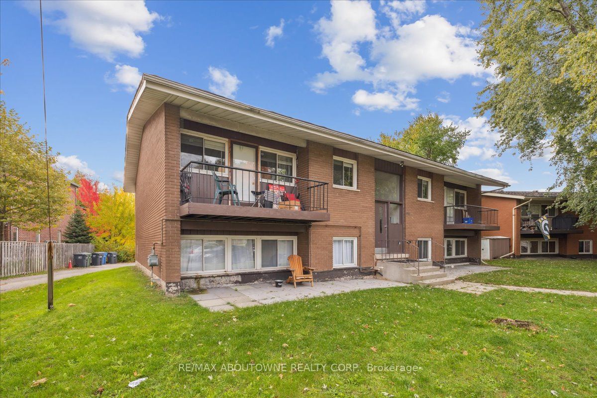 2350 Queensway Drive 1