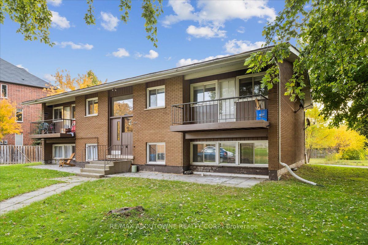 2350 Queensway Drive 1