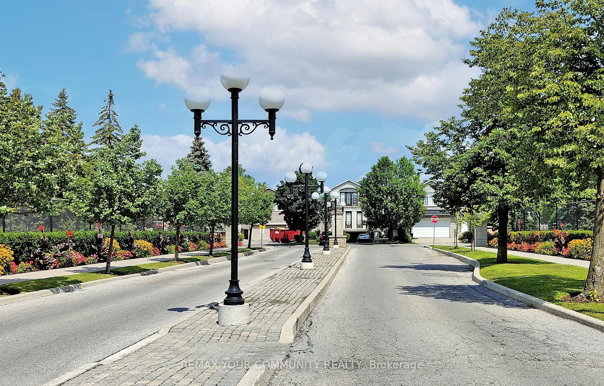 7 Townsgate Drive 514