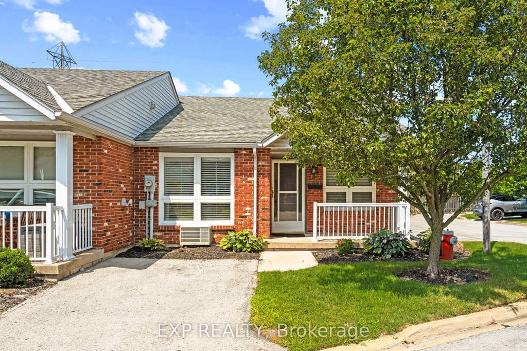 Photo of 226 VANSICKLE Road #5, St. Catharines, ON L2S 2S7 (MLS # X13654936)