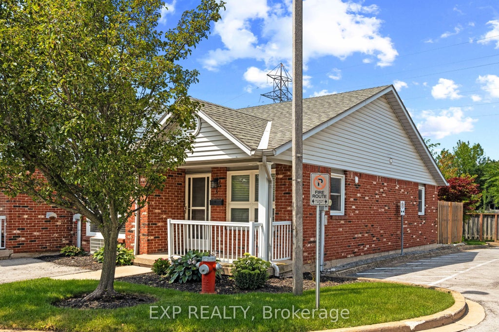 Photo of 226 VANSICKLE Road #5, St. Catharines, ON L2S 2S7 (MLS # X13654936)