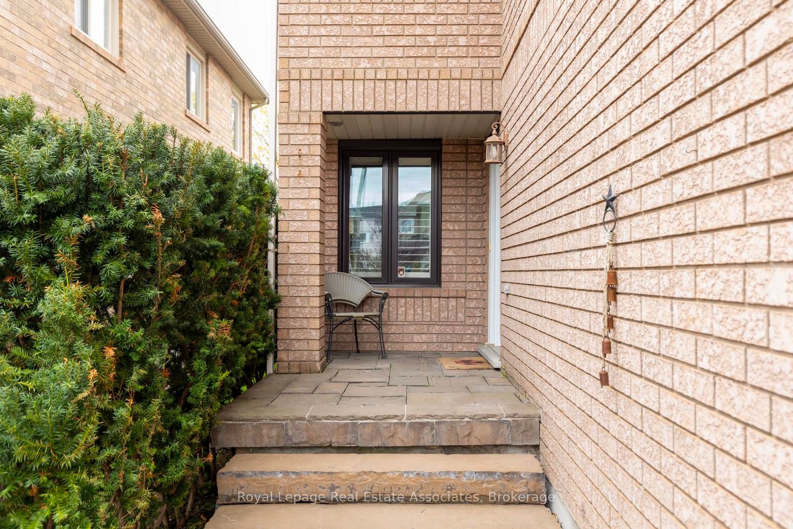 1818 Bridlington Court