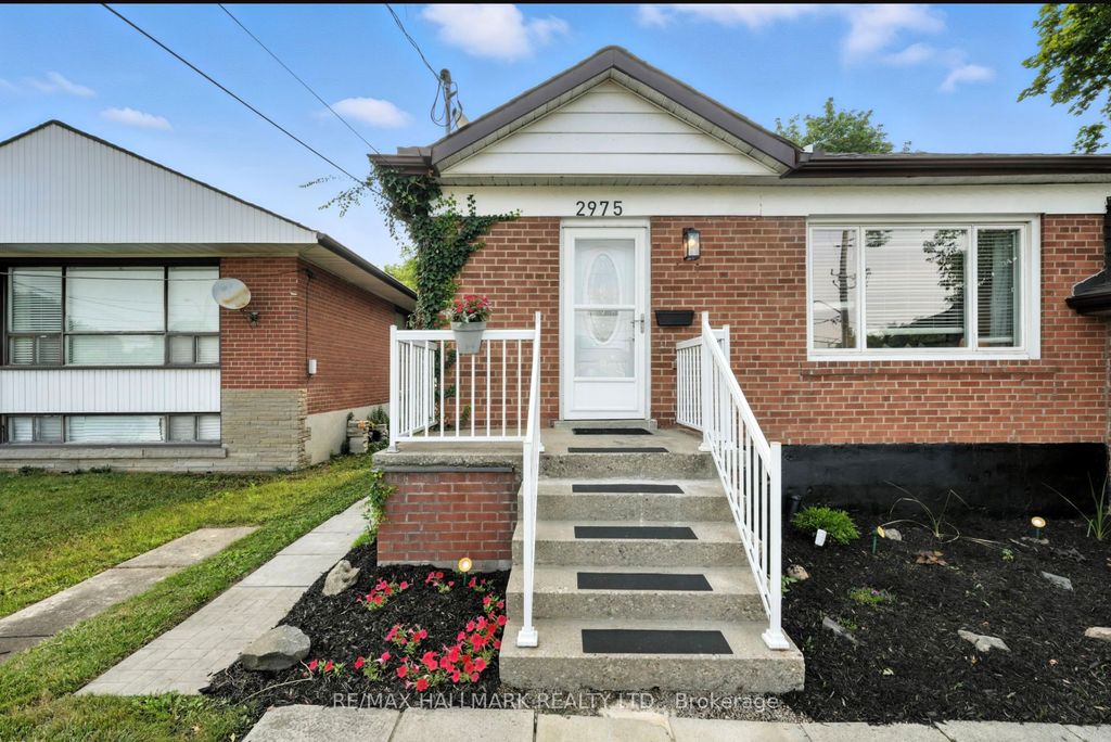 Photo of 2975 Weston Road, Toronto, ON M9M 2T1 (MLS # W12284375)