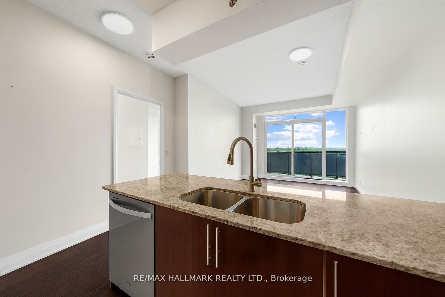 520 Steeles Avenue 1508