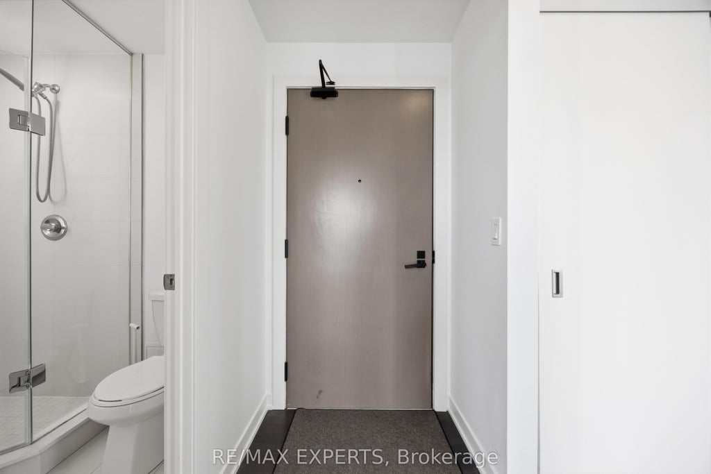 Photo of 223 St Clair Avenue W #1007, Toronto, ON M4V 0A5 (MLS # C13493196)