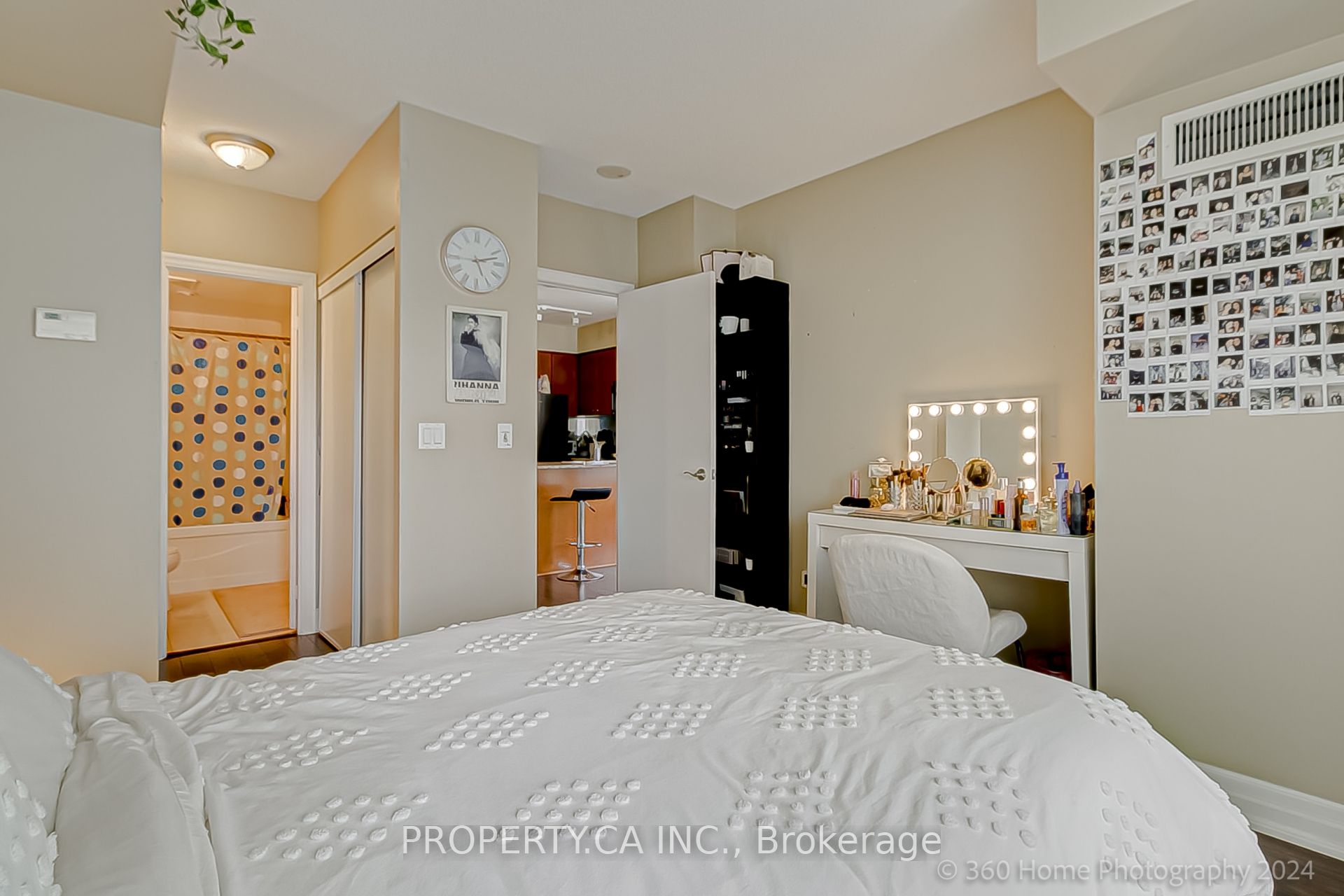 8 Scollard Street 702